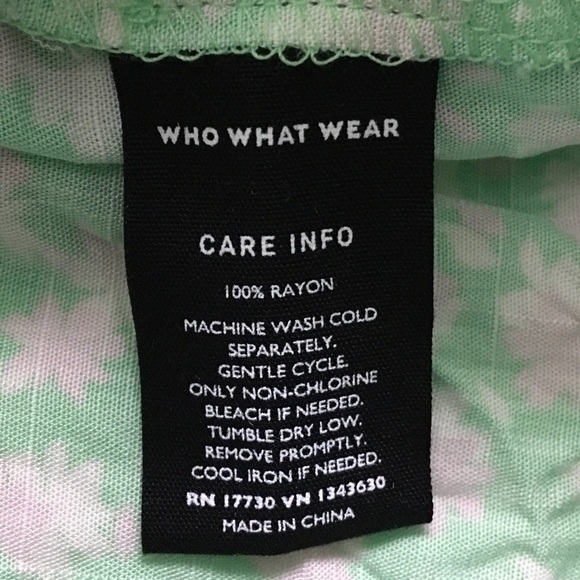 Women's Puff Elbow Sleeve Dress Green Floral NWT - Picture 6 of 8